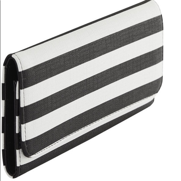 3/$20. Slim folding wallet, Kut from the kloth - Picture 1 of 4